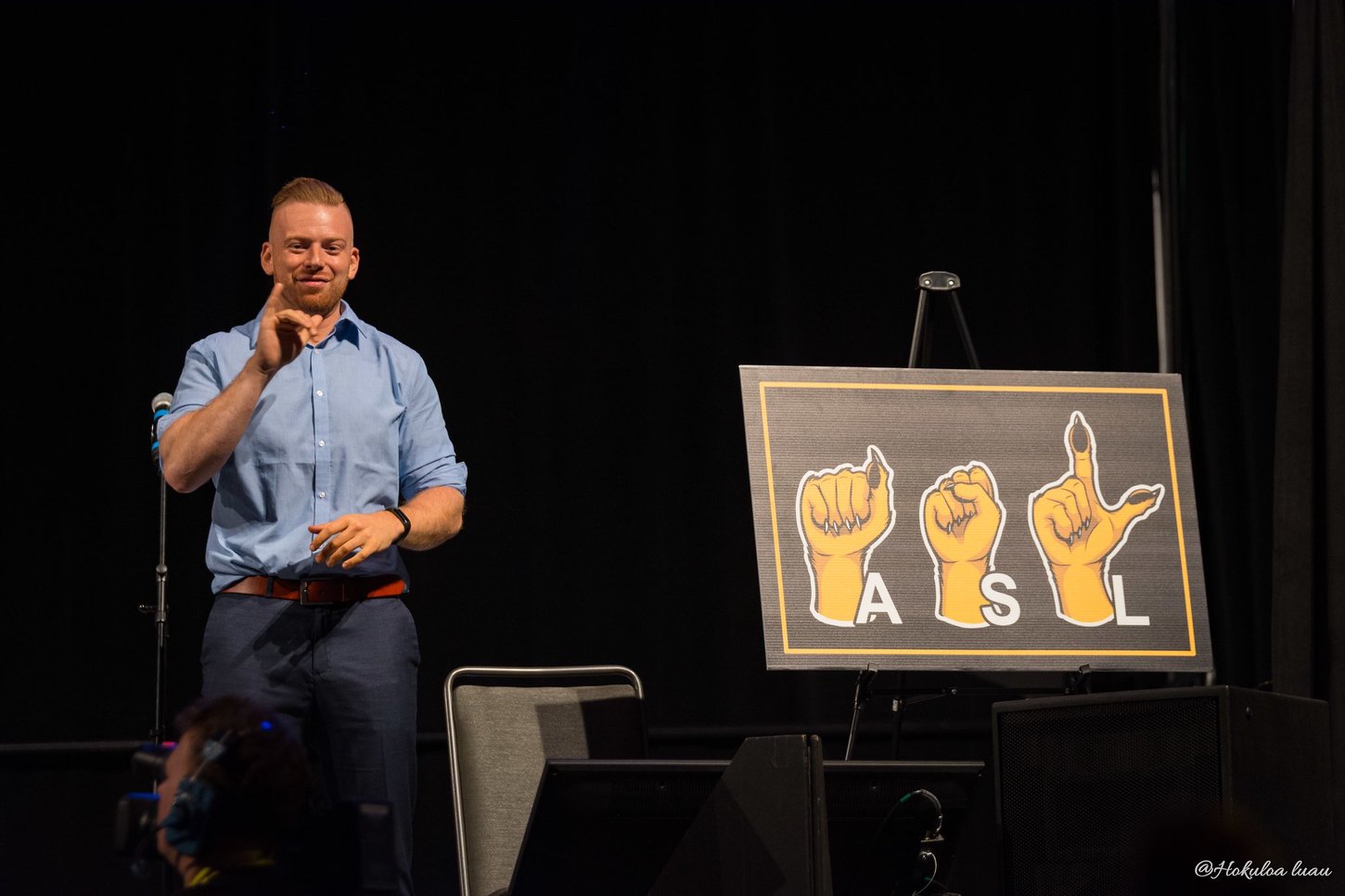 An American Sign Language Interpreter, or an &quot;Interpre-fur&quot;, helping to sign for a Main Stage event at Anthrocon.